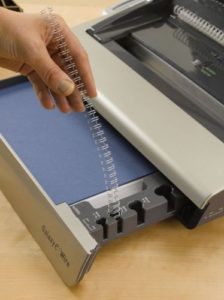 bindownica dokumentów - wskaźniki doboru średnicy grzbietu do grubości pliku kartek